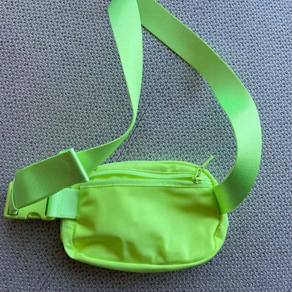 Lululemon bag fanny pack - Picture 6 of 7